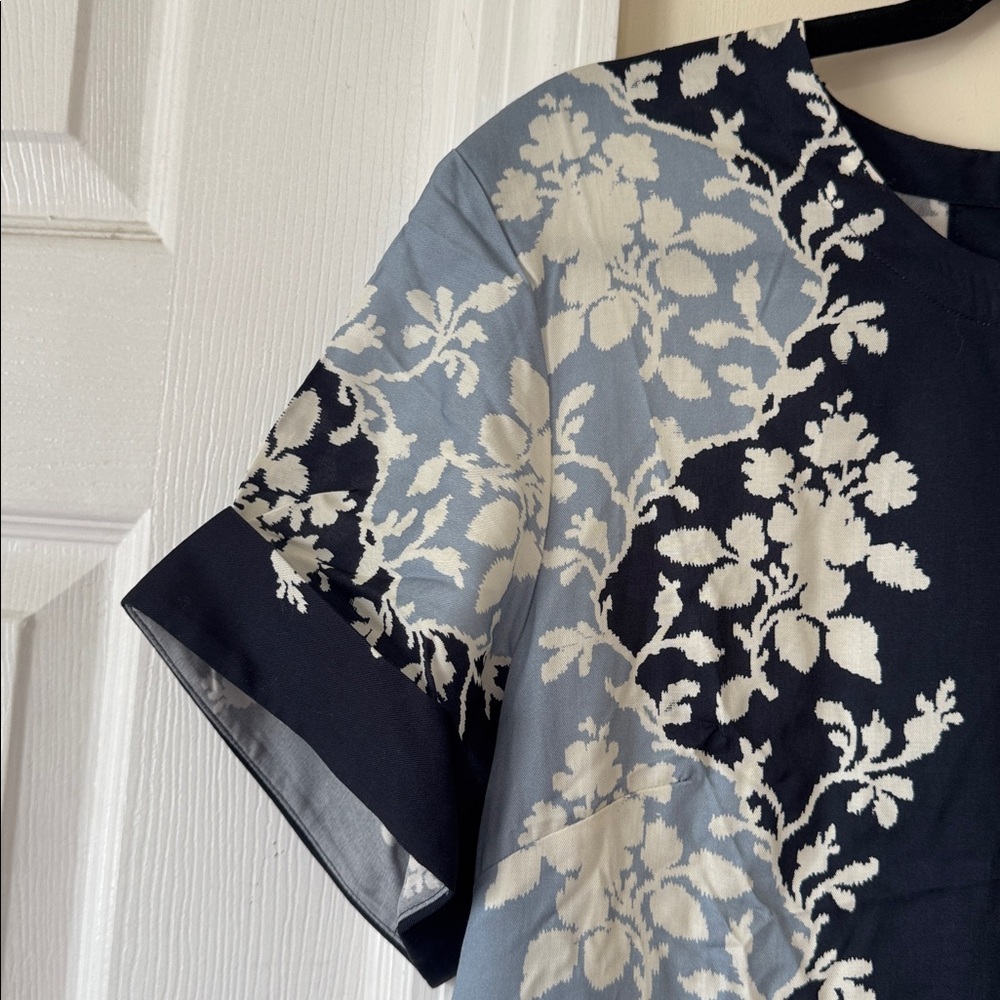 Tuckernuck Navy and Light Blue Floral Short-Sleeve Pleated Dress - Picture 6 of 9